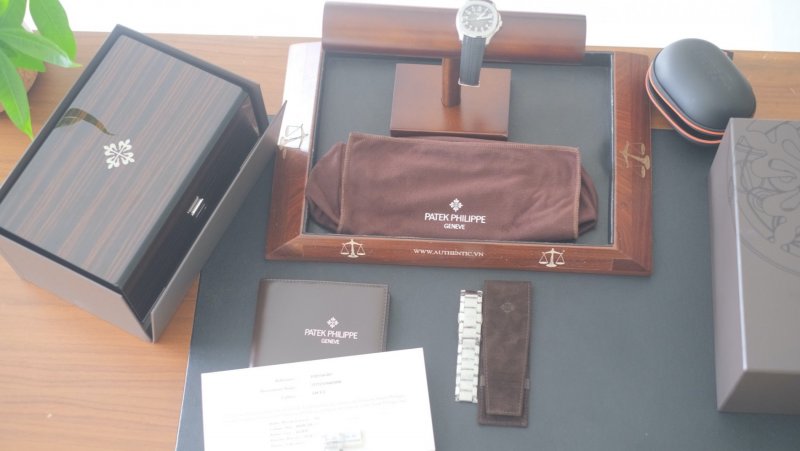 Patek-philippe-aquanaut-5167:1A-cai-can-0901000001-5.jpeg