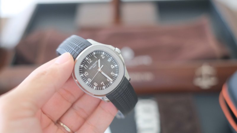 Patek-philippe-aquanaut-5167:1A-cai-can-0901000001-6.jpeg