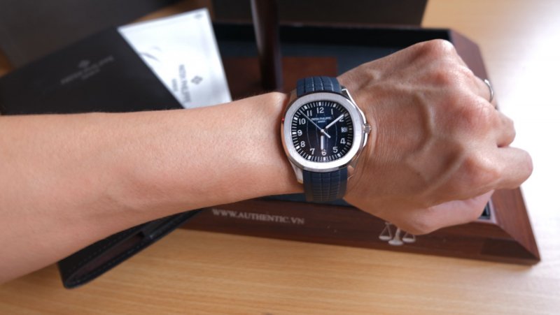 Patek-philippe-aquanaut-5168G-cai-can-0901000001-1.jpeg