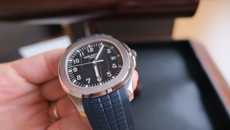 Patek-philippe-aquanaut-5168G-cai-can-0901000001-10.jpeg