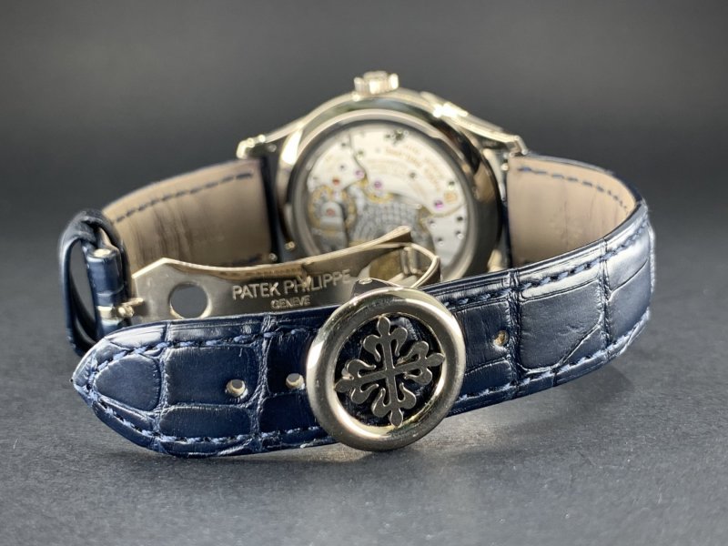 Patek-Philippe-Grand-Complications-Perpetual-Calendar-Ultra-Thin-5327G-Buckle.jpeg