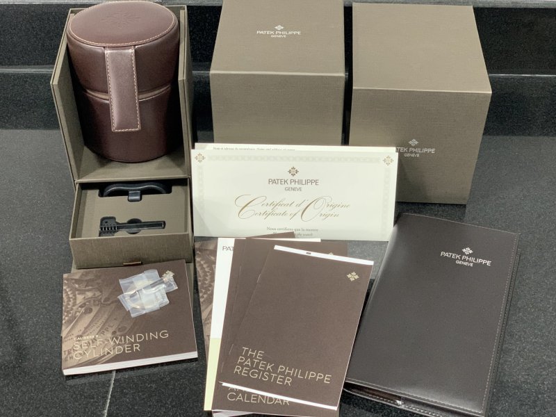 Patek-Philippe-Grand-Complications-Perpetual-Calendar-Ultra-Thin-5327GWHm7yECyvqJF4.jpeg