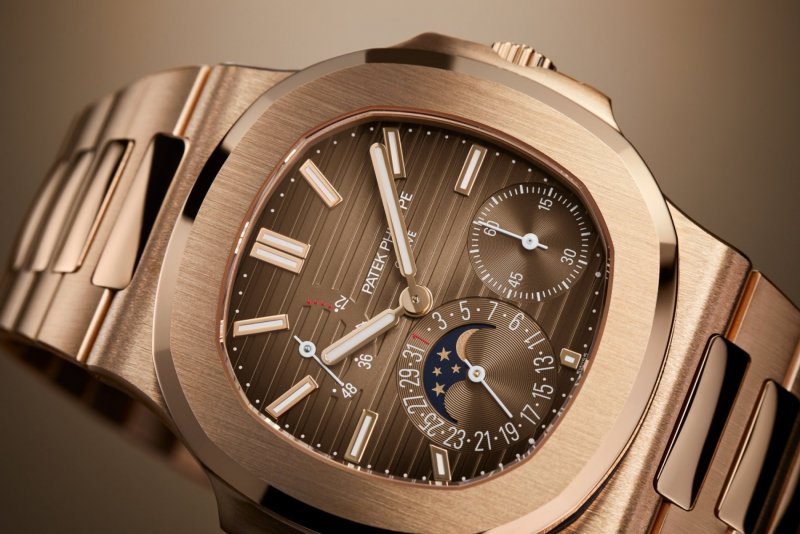 Patek-Philippe-Nautilus-5712-1R-4.jpeg