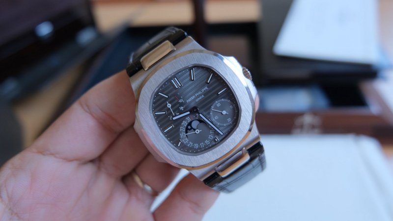 patek-philippe-nautilus-5712G-cai-can-0901000001-68.jpeg
