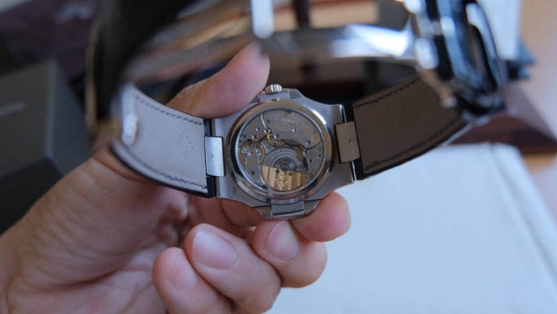 patek-philippe-nautilus-5712G-cai-can-0901000001-8.jpeg