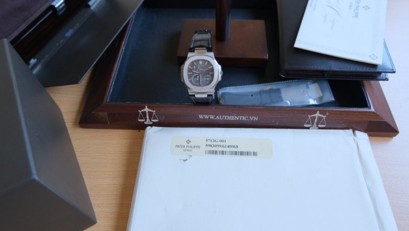 patek-philippe-nautilus-5712G-cai-can-0901000001-.jpeg
