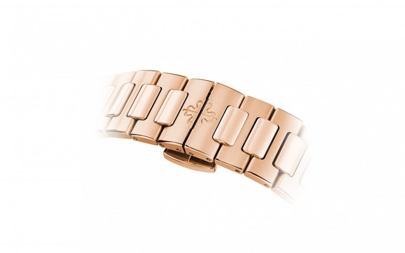 patek-philippe-nautilus-7118:1200R-cai-can-0901000001-7.jpeg