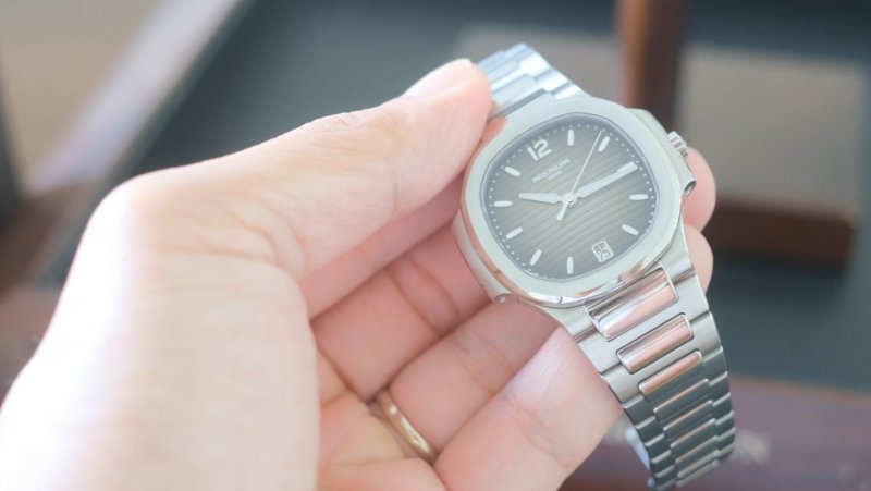 Patek-philippe-Nautilus-7118:1A-cai-can-09010000011.jpeg