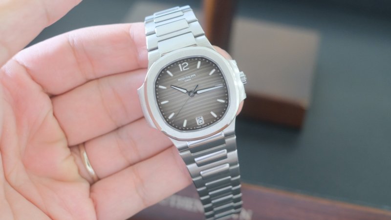 Patek-philippe-Nautilus-7118:1A-cai-can-09010000014.jpeg