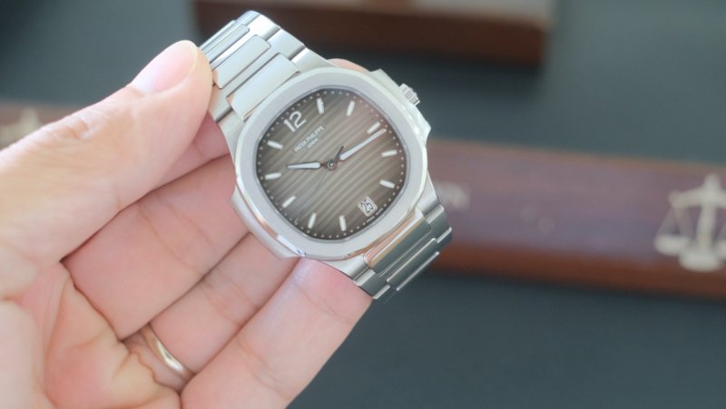 Patek-philippe-Nautilus-7118:1A-cai-can-09010000018.jpeg