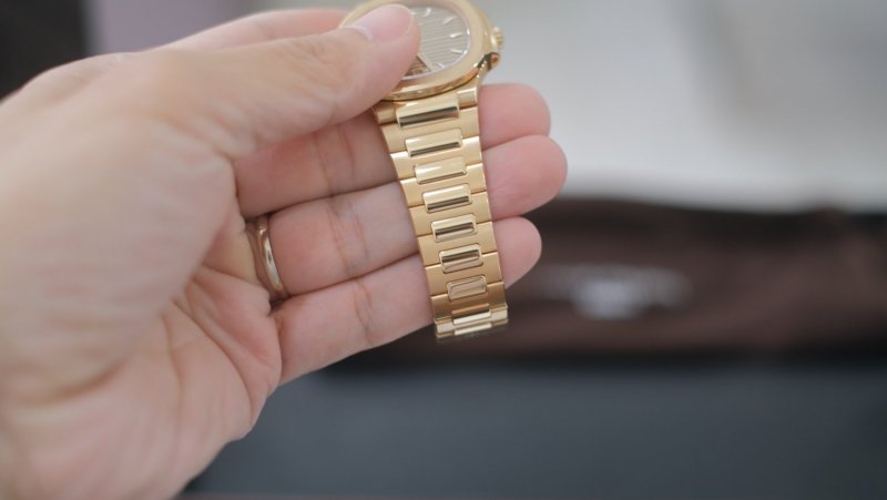 Patek-philippe-Nautilus -7118:1R-cai-can-0901000001-3.jpeg