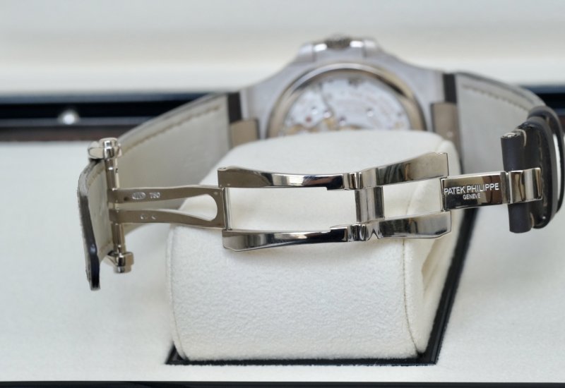 patek5712.10.jpg