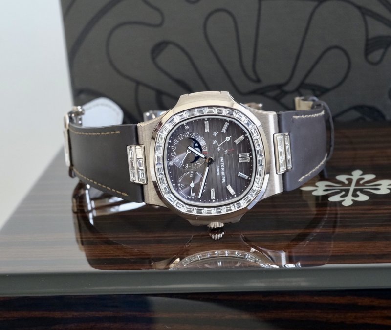 patek5712.15.jpg
