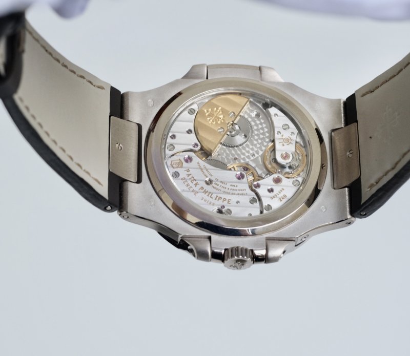 patek5712.8.jpg