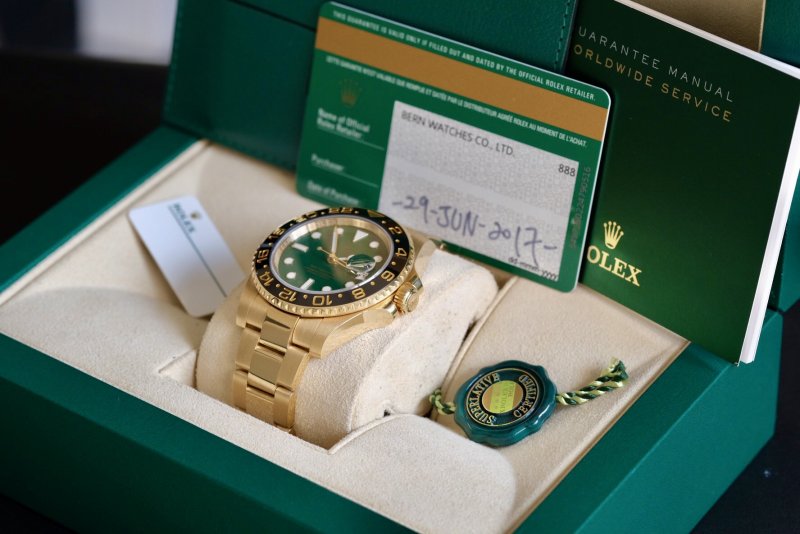 rolex 116718LN GMT mặt số Green (12).jpg