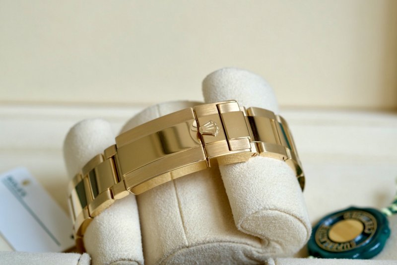 rolex 116718LN GMT mặt số Green (6).jpg