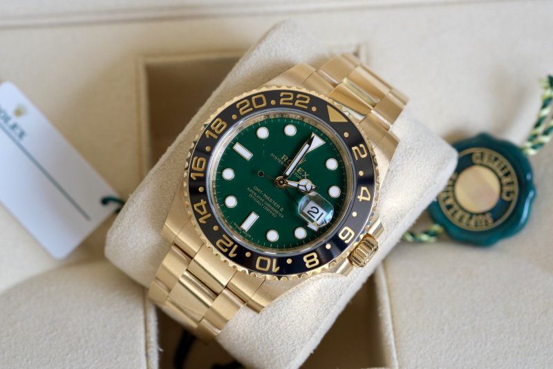 rolex 116718LN GMT mặt số Green (8).jpg