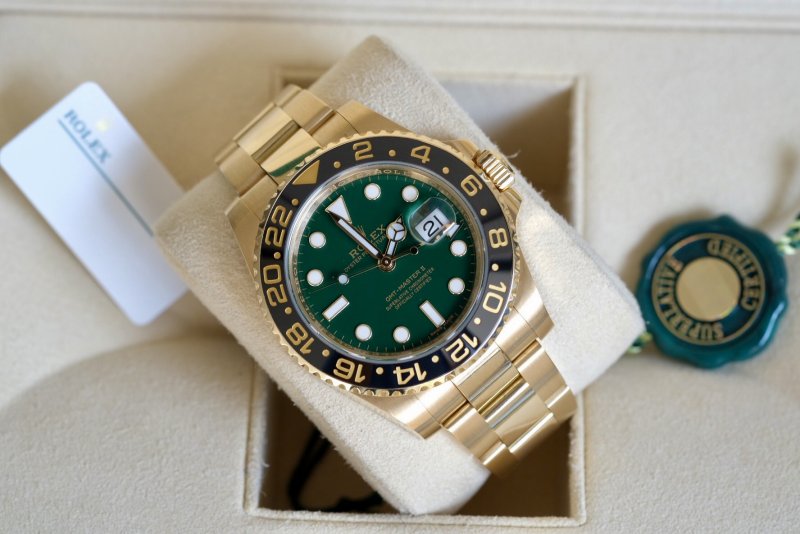 rolex 116718LN GMT mặt số Green (9).jpg