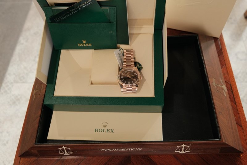 rolex-day-date-228235-chocolate-cai-can-0901000001-189.jpeg