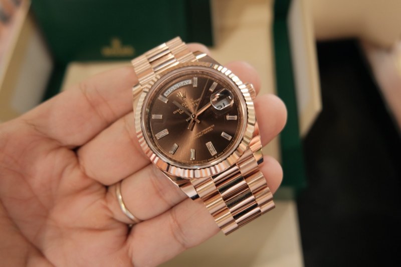 rolex-day-date-228235-chocolate-cai-can-0901000001-19.jpeg