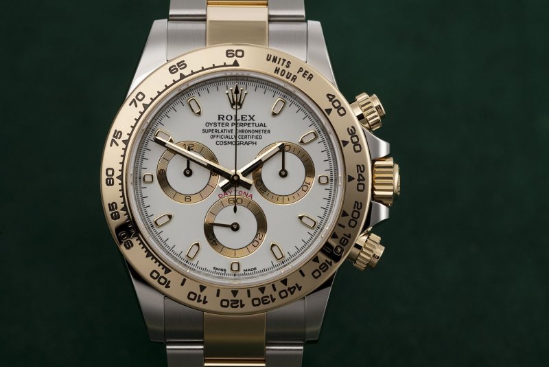 Rolex Daytona 116503 demi gold 1.jpeg