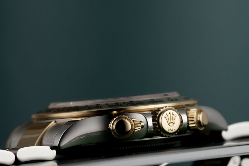 Rolex Daytona 116503 demi gold 13.jpeg