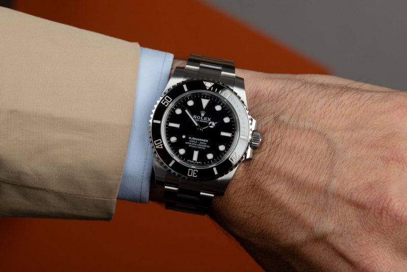 Rolex-Submariner-114060-cai-can-0901000001-4.jpeg