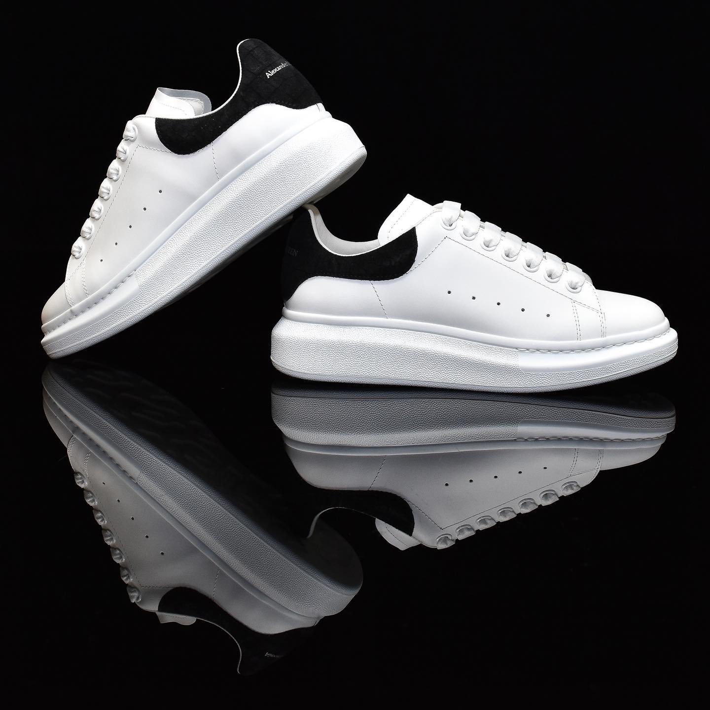 SNEAKER Alexander McQueen Croco Sneakers FJKDHAFSD.jpg