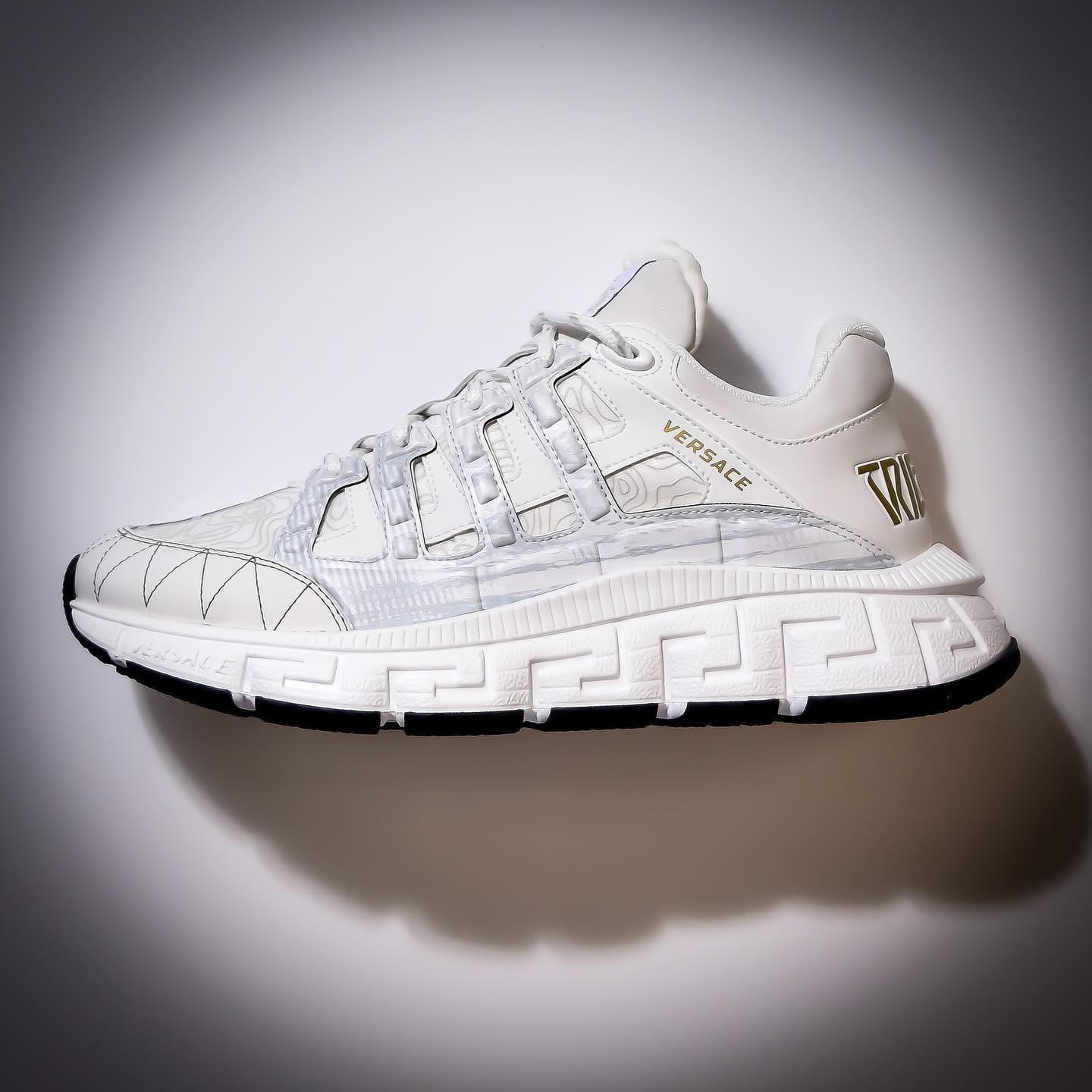 SNEAKER versace welcomes the ‘Trigreca’ to their sneaker family.HFCCD.jpg