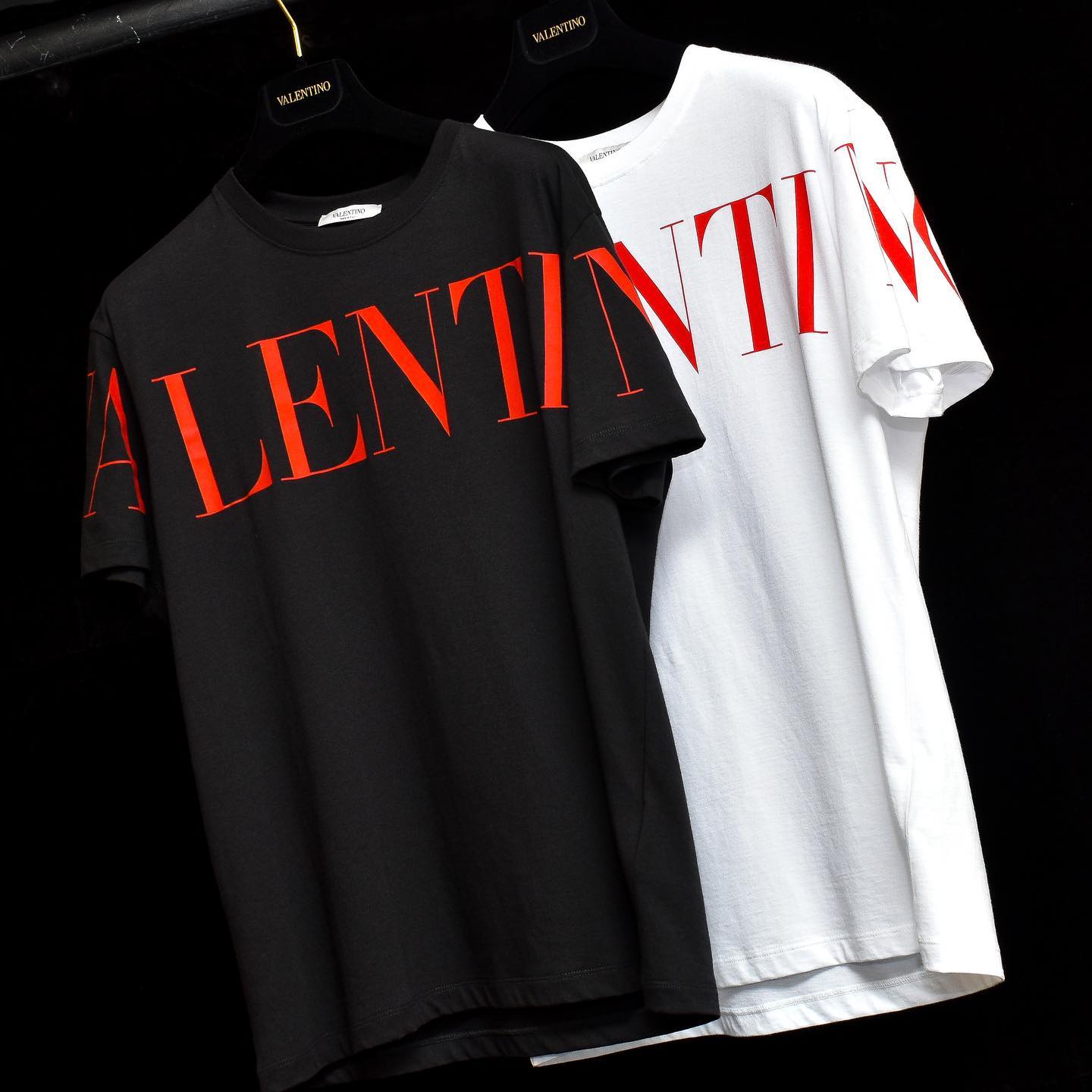 THUN Valentino Macro Logo T-ShirtSDF.jpg