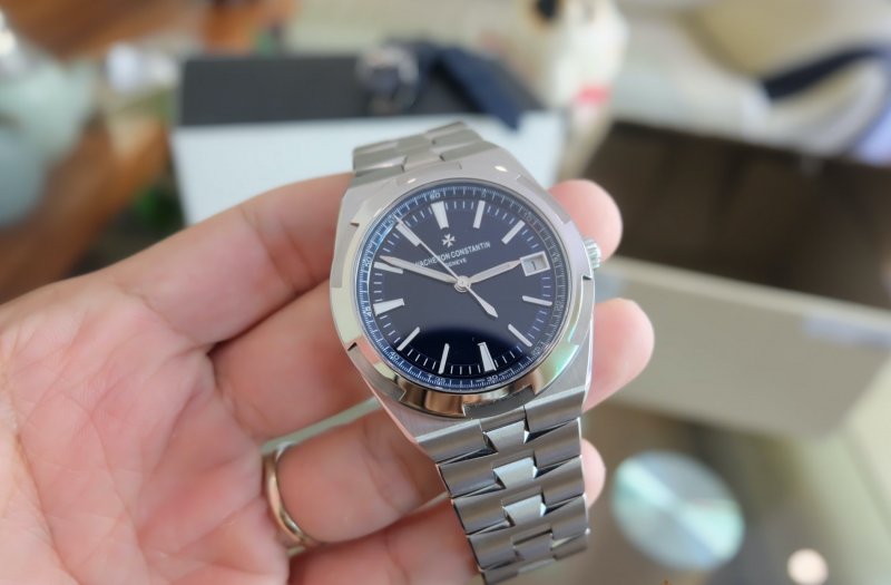 Vacheron-Constantin-overseas-4500V-cai-can-0901000001-12.jpeg