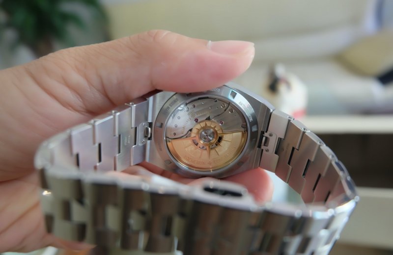 Vacheron-Constantin-overseas-4500V-cai-can-0901000001-19.jpeg