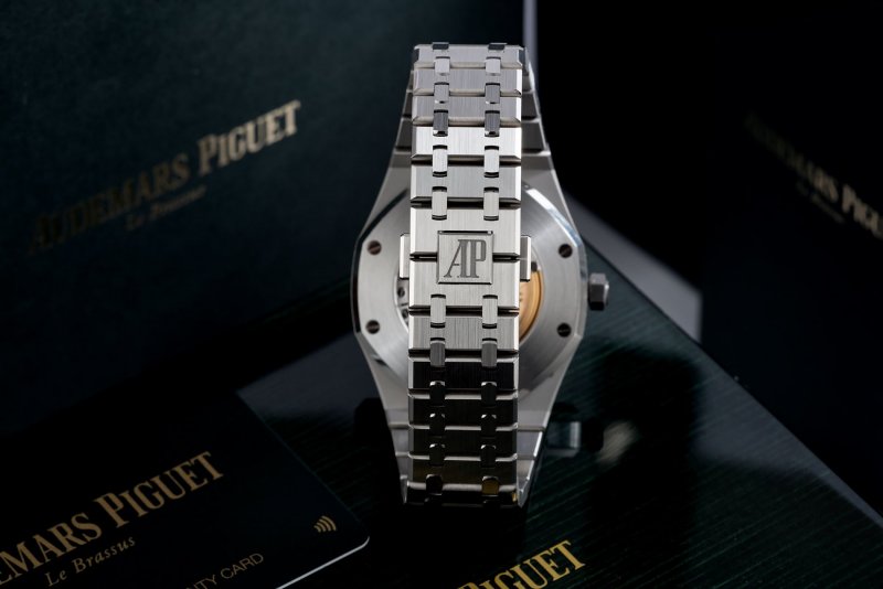 watch-club-audemars-piguet-royal-oak-brand-new-complete-set-ref-15400stoo1220st03-year-2019-1...jpeg