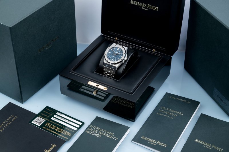 watch-club-audemars-piguet-royal-oak-brand-new-complete-set-ref-15400stoo1220st03-year-2019-1...jpeg