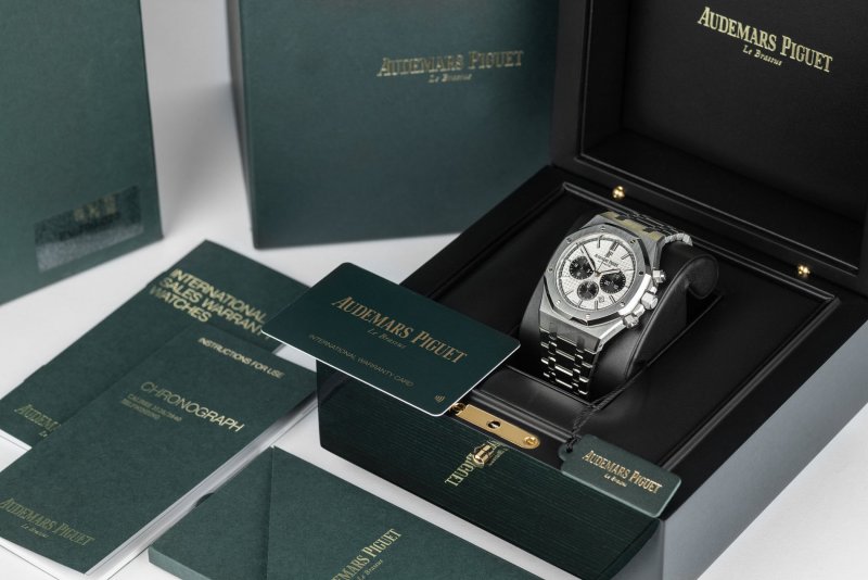 watch-club-audemars-piguet-royal-oak-chronograph-under-ap-warranty-to-2023-ref-26331stoo1220s...jpeg