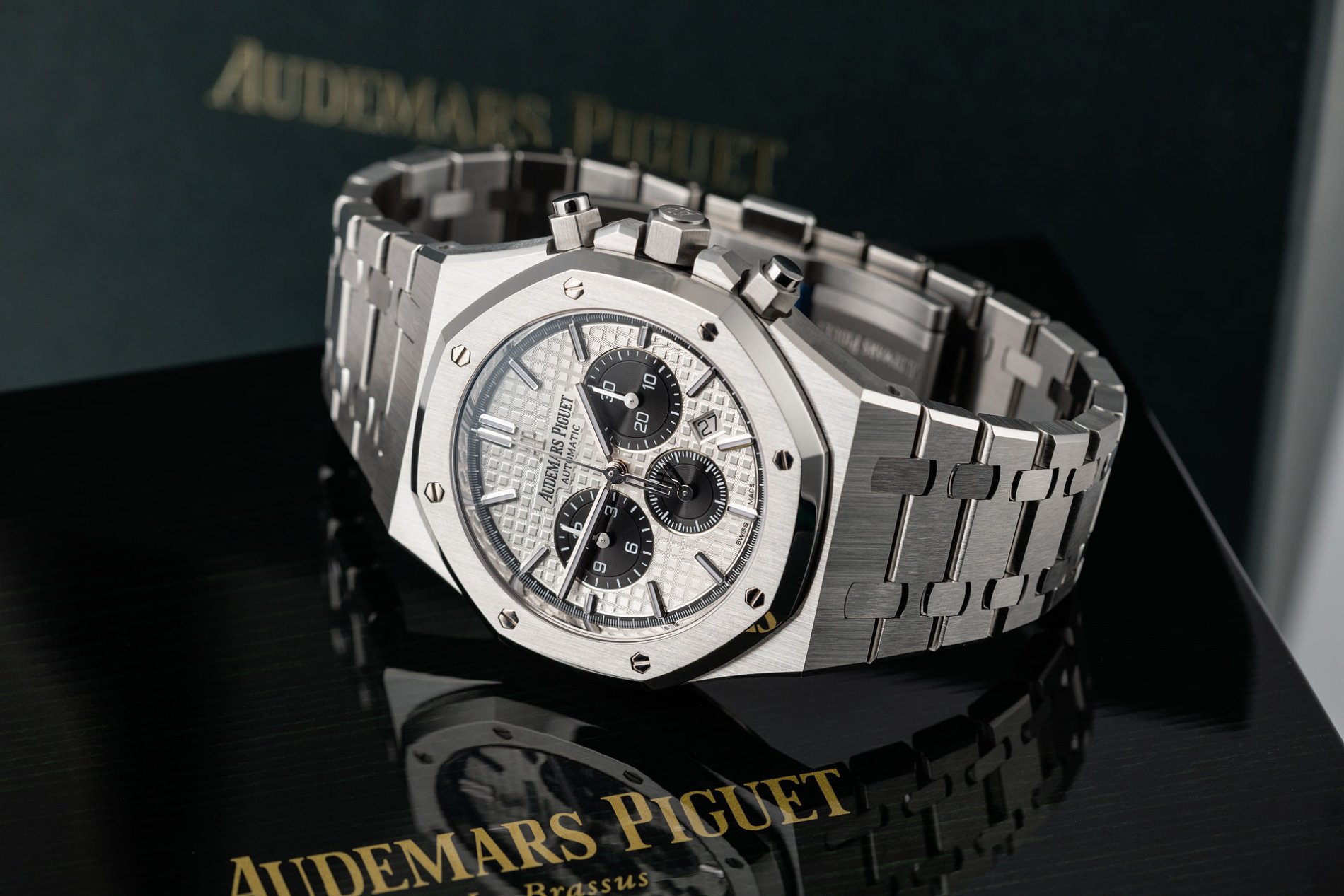 watch-club-audemars-piguet-royal-oak-chronograph-under-ap-warranty-to-2023-ref-26331stoo1220s...jpeg