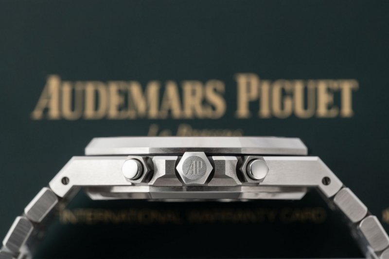 watch-club-audemars-piguet-royal-oak-chronograph-under-ap-warranty-to-2023-ref-26331stoo1220s...jpeg